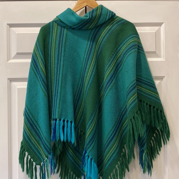 Vintage Arolan Kutomo wool poncho - Picture 2 of 8